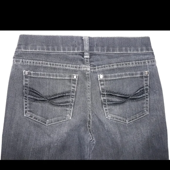 Women's 00 White House Black Market "NOIR" Black Capri Jeans - Picture 3 of 3